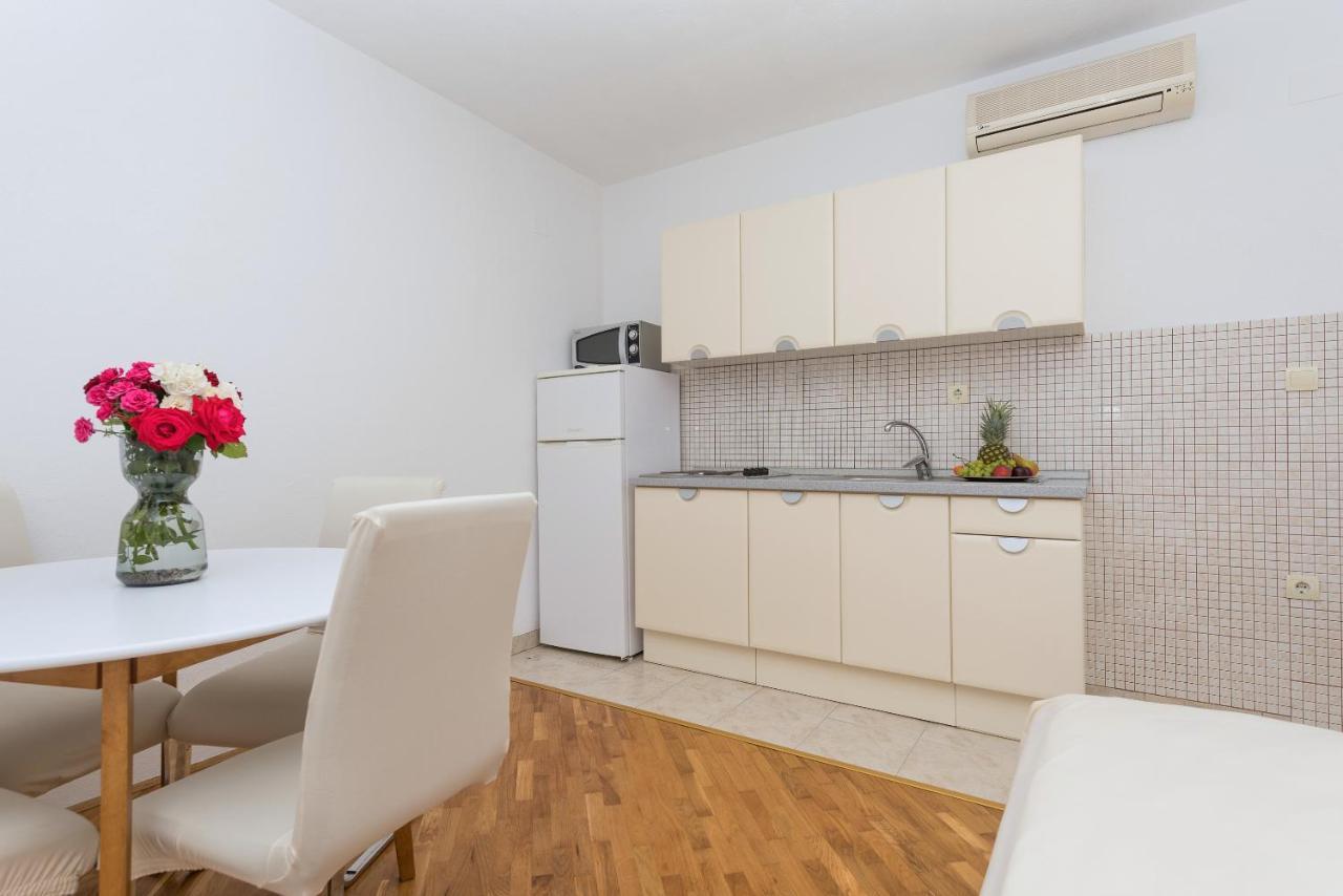 Skiljini Dvori - Apartman Makarska Kültér fotó