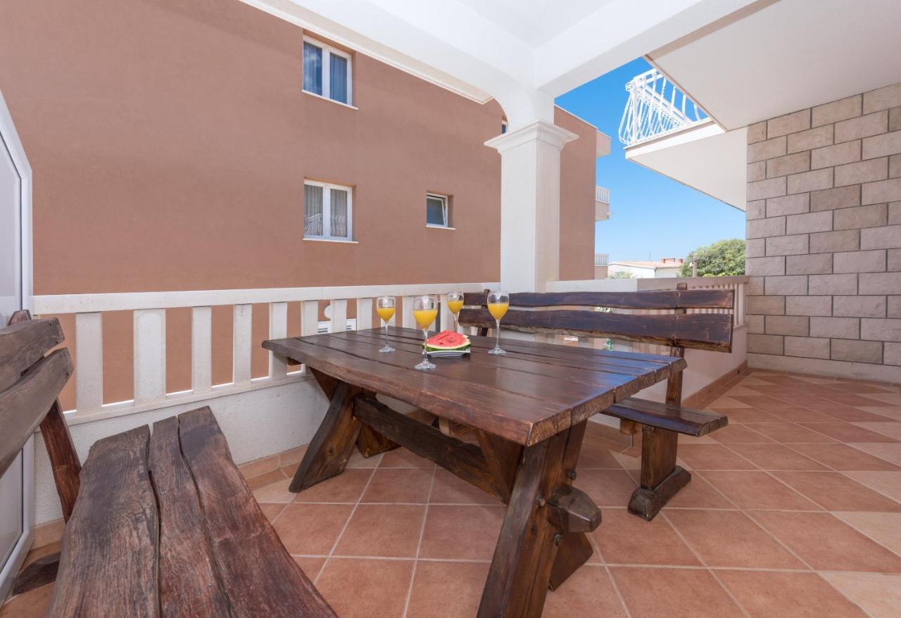 Skiljini Dvori - Apartman Makarska Kültér fotó